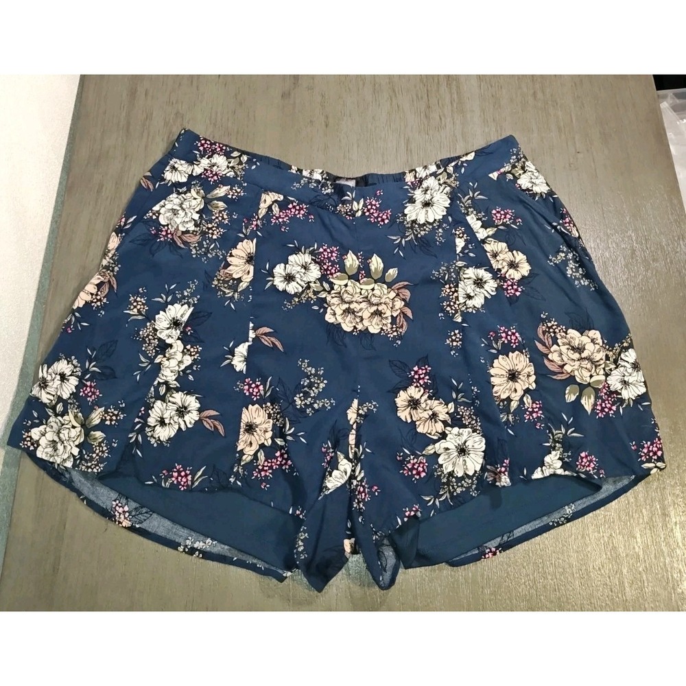 Torrid Woman's floral shorts,Inner Lined,Plus Size 1